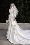 Load image into Gallery viewer, White Bridal Gown with Flowing Train, Elegant Wedding Dress for Formal Ceremony