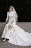 Load image into Gallery viewer, White Bridal Gown with Flowing Train, Elegant Wedding Dress for Formal Ceremony