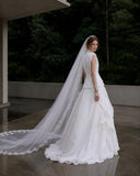 Load image into Gallery viewer, White Bridal Gown with Flowing Train, Elegant Wedding Dress for Formal Ceremony