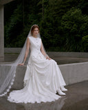 Load image into Gallery viewer, White Bridal Gown with Flowing Train, Elegant Wedding Dress for Formal Ceremony