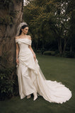 Load image into Gallery viewer, Ivory Bridal Gown with Flowing Train, Elegant Wedding Dress for Formal Ceremony