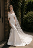 Load image into Gallery viewer, Ivory Formal Bridal Dress with Elegant Train, Romantic Wedding Gown