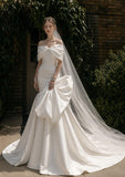 Load image into Gallery viewer, Ivory Formal Bridal Dress with Elegant Train, Romantic Wedding Gown