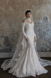 Load image into Gallery viewer, White Bridal Gown with Flowing Train, Elegant Wedding Dress for Formal Ceremony