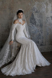 Load image into Gallery viewer, White Bridal Gown with Flowing Train, Elegant Wedding Dress for Formal Ceremony