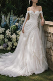 Load image into Gallery viewer, White Bridal Gown with Flowing Train, Elegant Wedding Dress for Formal Ceremony