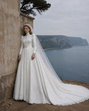 Load image into Gallery viewer, White Bridal Gown with Flowing Train, Elegant Wedding Dress for Formal Ceremony
