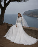 Load image into Gallery viewer, White Bridal Gown with Flowing Train, Elegant Wedding Dress for Formal Ceremony