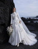 Load image into Gallery viewer, White Bridal Gown with Flowing Train, Elegant Wedding Dress for Formal Ceremony