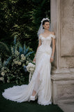 Load image into Gallery viewer, White Bridal Gown with Flowing Train, Elegant Wedding Dress for Formal Ceremony