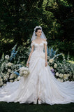 Load image into Gallery viewer, White Bridal Gown with Flowing Train, Elegant Wedding Dress for Formal Ceremony