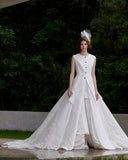 Load image into Gallery viewer, White Bridal Gown with Flowing Train, Elegant Wedding Dress for Formal Ceremony