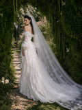Load image into Gallery viewer, Ivory Classic Bridal Gown with Full-Length Silhouette, Wedding Dress for Bridal Portraits