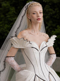 Load image into Gallery viewer, Ivory Elegant Bridal Gown with Ceremony Style, Wedding Dress for Bridal Portraits