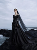 Load image into Gallery viewer, Black Elegant Bridal Gown with Flowing Train, Wedding Dress for Formal Ceremony