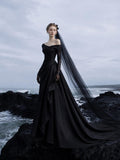 Load image into Gallery viewer, Black Elegant Bridal Gown with Flowing Train, Wedding Dress for Formal Ceremony