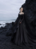 Load image into Gallery viewer, Black Elegant Bridal Gown with Flowing Train, Wedding Dress for Formal Ceremony