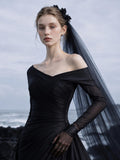 Load image into Gallery viewer, Black Elegant Bridal Gown with Flowing Train, Wedding Dress for Formal Ceremony
