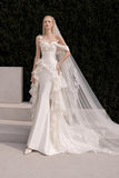 Load image into Gallery viewer, Ivory Romantic Bridal Gown with Ceremony Style, Wedding Dress for Elegant Celebration