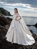 Load image into Gallery viewer, Ivory Graceful Bridal Gown with Ceremony Style, Wedding Dress for Elegant Celebration