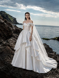 Load image into Gallery viewer, Ivory Graceful Bridal Gown with Ceremony Style, Wedding Dress for Elegant Celebration