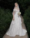 Load image into Gallery viewer, Ivory Statement Bridal Gown with Ceremony Style, Wedding Dress for Elegant Celebration