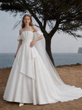 Load image into Gallery viewer, Ivory Elegant Bridal Gown with Flowing Train, Wedding Dress for Formal Ceremony