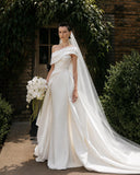 Load image into Gallery viewer, Ivory Elegant Bridal Gown with Full-Length Silhouette, Wedding Dress for Formal Ceremony
