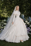 Load image into Gallery viewer, Ivory Classic Bridal Gown with Formal Bridal Look, Wedding Dress for Garden Wedding
