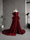 Load image into Gallery viewer, Magnolia Minimalist Satin Wedding Dress, Sleek Sheath Bridal Gown with Train image 4