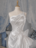 Load image into Gallery viewer, Oriana Off Shoulder Wedding Dress, Modern Corset Bridal Gown with Sculpted Fit image 1