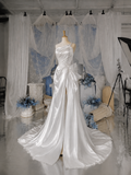 Load image into Gallery viewer, Oriana Off Shoulder Wedding Dress, Modern Corset Bridal Gown with Sculpted Fit image 5