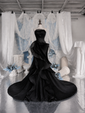 Load image into Gallery viewer, Yasmin Boho Wedding Dress, Ethereal Bridal Gown for Outdoor Ceremony image 7